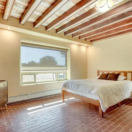 Scenic Vacation W/ Views + Hot Tub *
