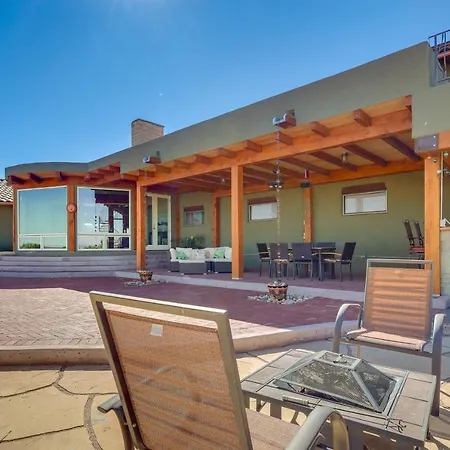 Holiday home Scenic Vacation W/ Views + Hot Tub *
