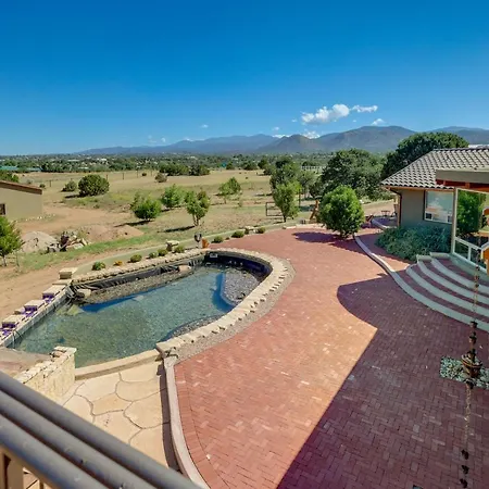 Holiday home Scenic Vacation W/ Views + Hot Tub *