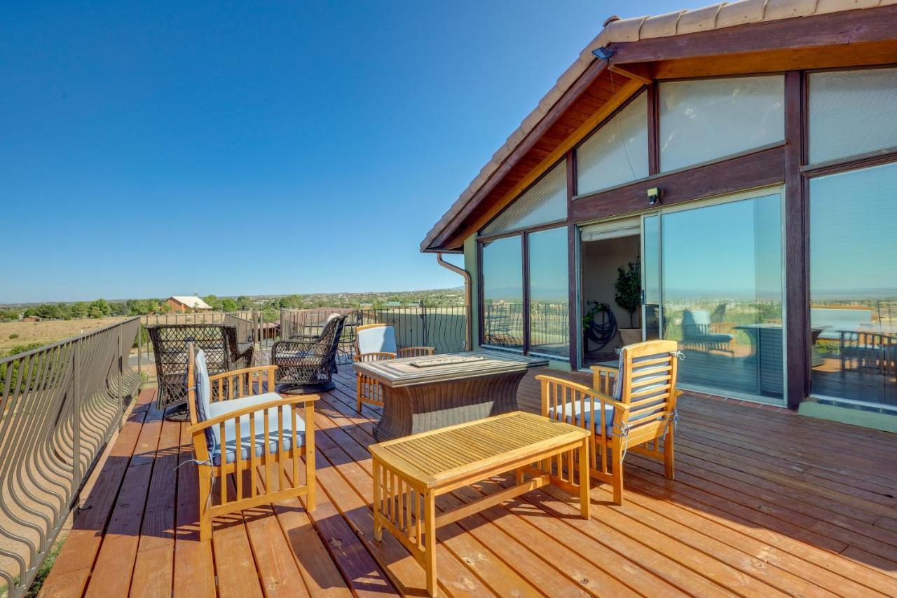 Scenic Vacation With Views And Hot Tub Holiday home *