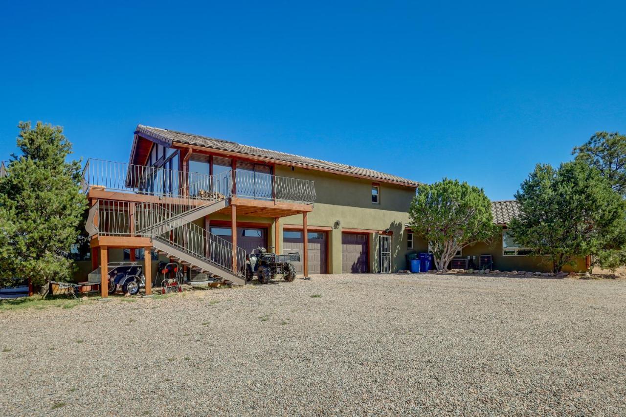 Scenic Vacation With Views And Hot Tub