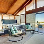 Scenic Vacation W/ Views + Hot Tub Holiday home Santa Fe